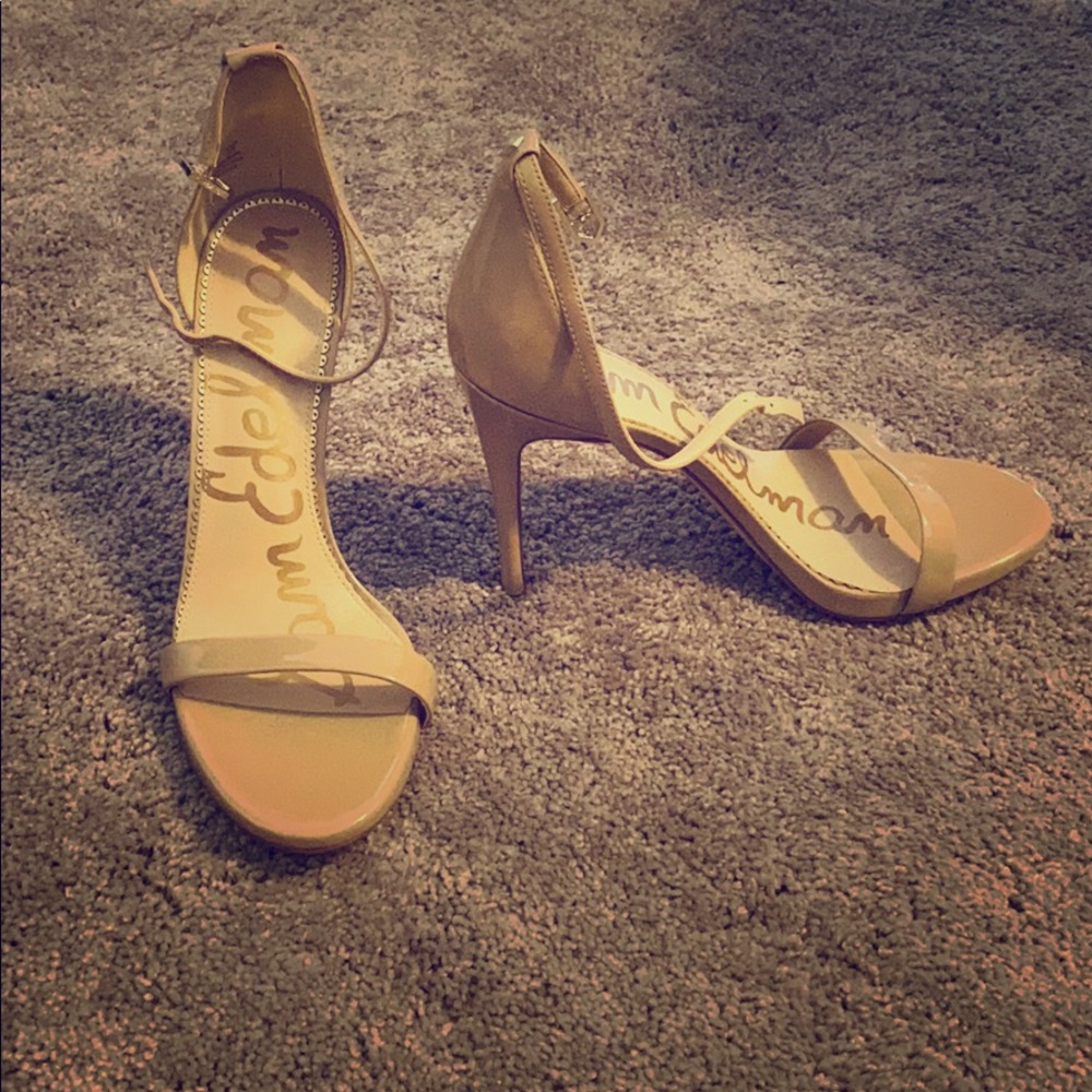 Nude high heel strappy shoes